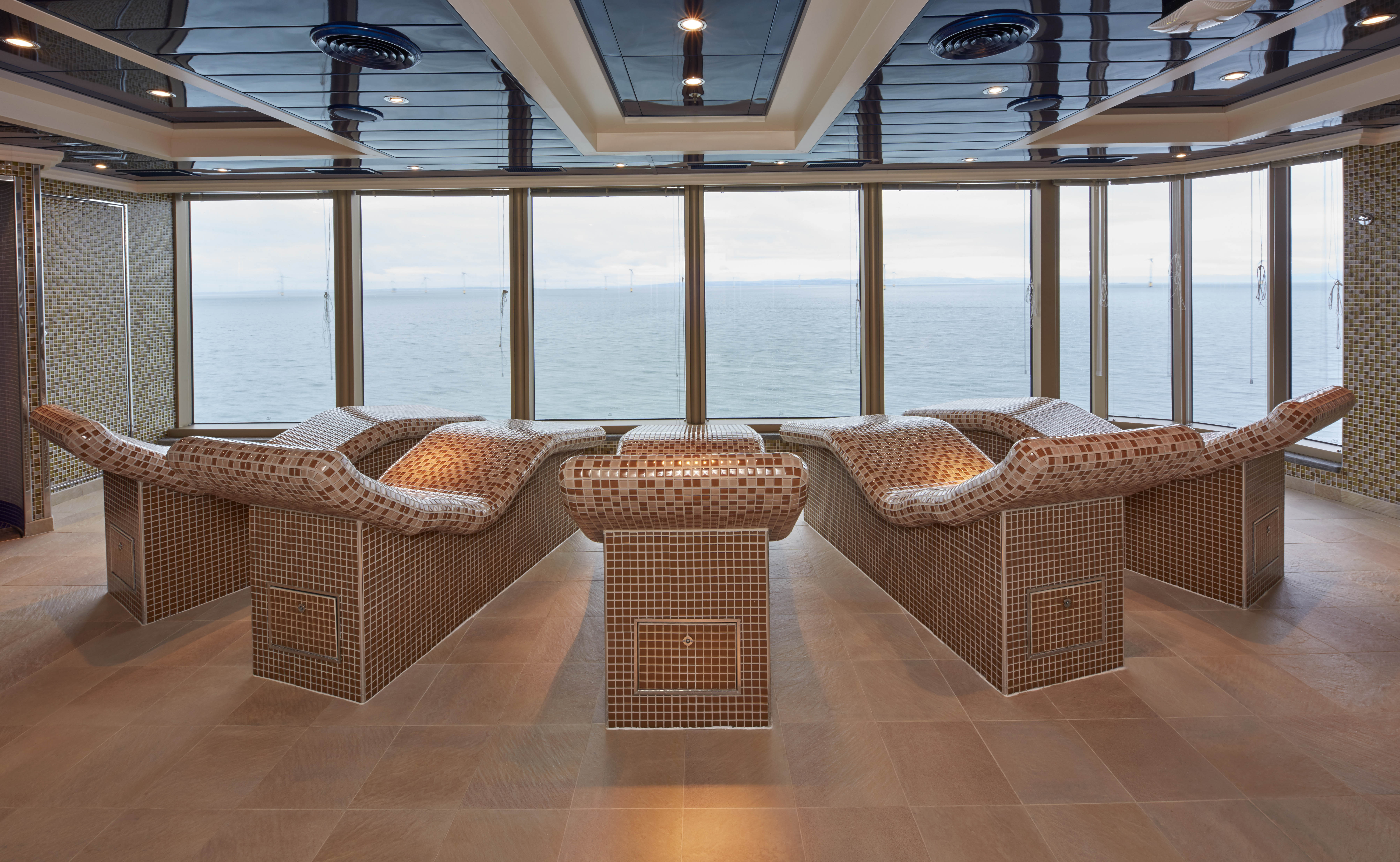 Cunard - Queen Elizabeth - Spa 1.jpg